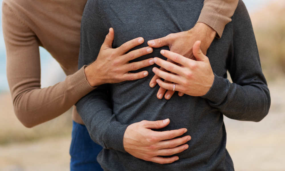 Salir con alguien que no comparte su identidad sexual públicamente: lo que debes saber